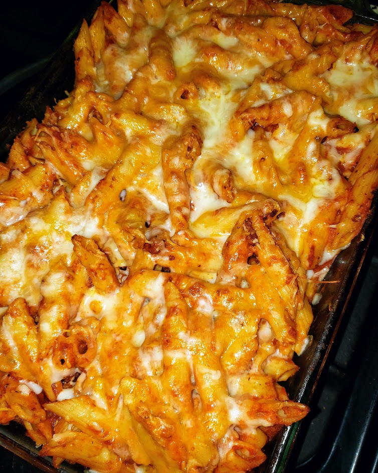 https://www.thefouracrefarm.com/wp-content/uploads/2023/03/Baked-Ziti-3.jpg